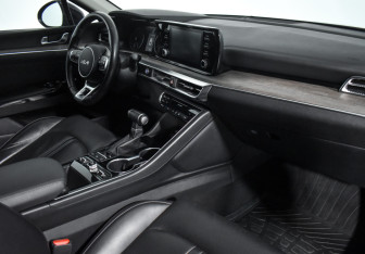 Подержанный автомобиль Kia K5 2021 года (13 фото)