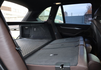 Подержанный автомобиль BMW X5 2013 года (15 фото)