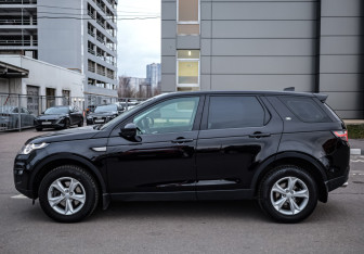 Подержанный автомобиль Land Rover Discovery Sport 2018 года (9 фото)
