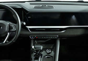 Подержанный автомобиль Geely Monjaro 2024 года (14 фото)