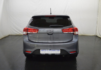 Подержанный автомобиль Kia Rio Hatchback 2016 года (6 фото)