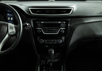 Подержанный автомобиль Nissan X-Trail 2017 года (14 фото)