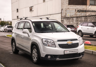 Подержанный автомобиль Chevrolet Orlando 2014 года (5 фото)