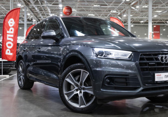 Подержанный автомобиль Audi Q5 2019 года (8 фото)