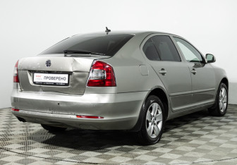 Подержанный автомобиль Skoda Octavia Liftback 2010 года (5 фото)