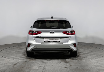 Подержанный автомобиль Kia Ceed Hatchback 2018 года (6 фото)