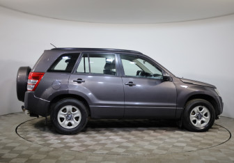 Подержанный автомобиль Suzuki Grand Vitara 2011 года (4 фото)