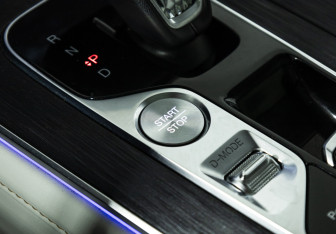 Подержанный автомобиль GAC GS8 2023 года (24 фото)