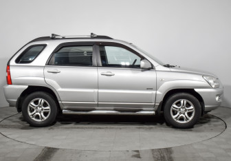 Подержанный автомобиль Kia Sportage 2007 года (4 фото)