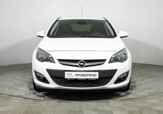 Подержанный автомобиль Opel Astra Hatchback 2014 года (2 фото)