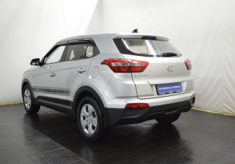 Подержанный автомобиль Hyundai Creta 2017 года (7 фото)