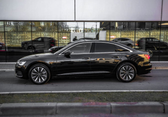 Подержанный автомобиль Audi A6 Sedan 2021 года (8 фото)