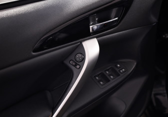 Подержанный автомобиль Mitsubishi Eclipse Cross 2019 года (23 фото)