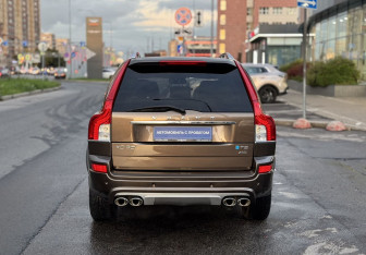 Подержанный автомобиль Volvo XC90 2012 года (7 фото)
