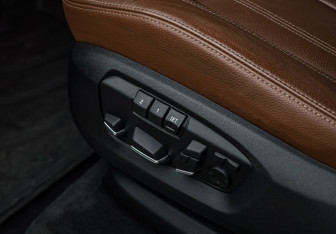 Подержанный автомобиль BMW X5 2018 года (22 фото)