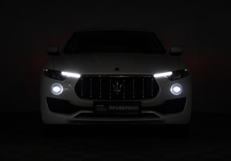 Подержанный автомобиль Maserati Levante 2017 года (34 фото)