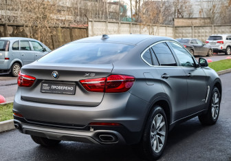 Подержанный автомобиль BMW X6 2017 года (6 фото)