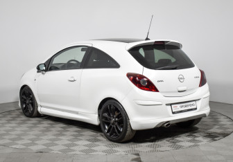 Подержанный автомобиль Opel Corsa 2008 года (7 фото)