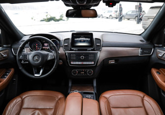 Подержанный автомобиль Mercedes-Benz GLE 2017 года (10 фото)