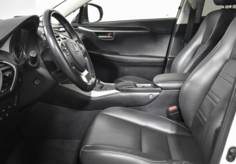 Подержанный автомобиль Lexus NX 2016 года (10 фото)