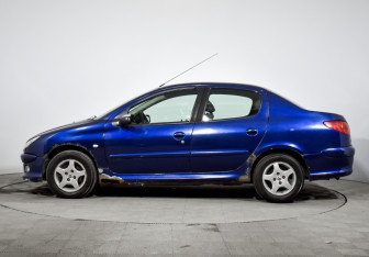 Подержанный автомобиль Peugeot 206 Sedan 2009 года (8 фото)