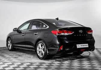 Подержанный автомобиль Hyundai Sonata 2019 года (7 фото)