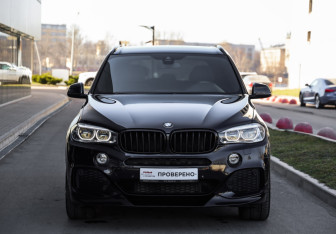 Подержанный автомобиль BMW X5 2017 года (3 фото)