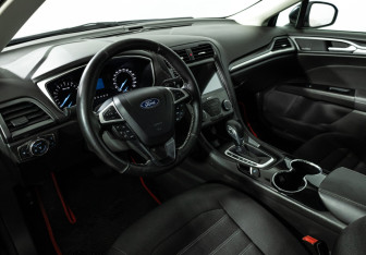 Подержанный автомобиль Ford Mondeo Sedan 2015 года (11 фото)