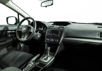Подержанный автомобиль Subaru XV 2012 года (9 фото)