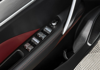 Подержанный автомобиль Geely Coolray 2021 года (10 фото)