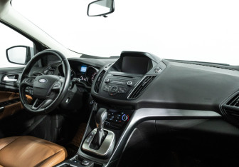 Подержанный автомобиль Ford Kuga 2016 года (9 фото)