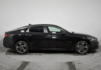 Подержанный автомобиль Kia K5 2021 года (4 фото)