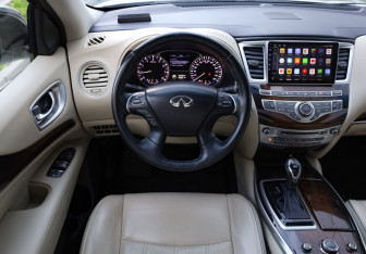 Подержанный автомобиль Infiniti QX60 2017 года (11 фото)