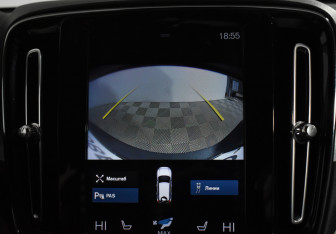 Подержанный автомобиль Volvo XC40 2018 года (17 фото)