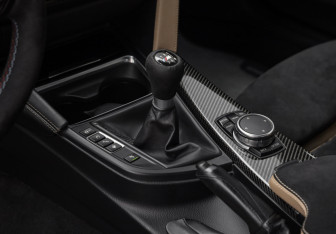 Подержанный автомобиль BMW M4 Convertible 2015 года (24 фото)