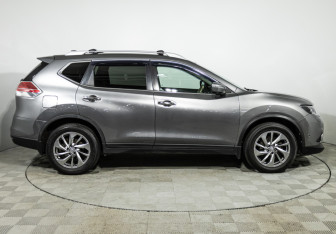 Подержанный автомобиль Nissan X-Trail 2017 года (4 фото)