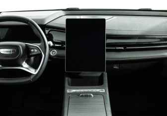 Подержанный автомобиль Geely Preface 2024 года (14 фото)