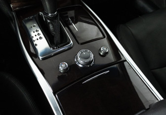 Подержанный автомобиль Infiniti Q70 2016 года (21 фото)