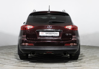 Подержанный автомобиль Infiniti QX50 2013 года (6 фото)