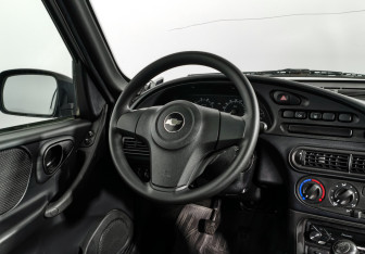 Подержанный автомобиль Chevrolet Niva 2020 года (15 фото)