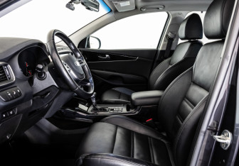 Подержанный автомобиль Kia Sorento 2018 года (22 фото)
