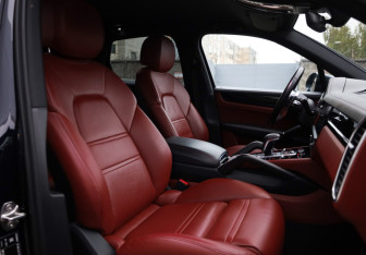 Подержанный автомобиль Porsche Cayenne 2019 года (11 фото)