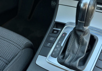 Подержанный автомобиль Volkswagen Passat CC 2011 года (16 фото)
