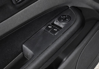 Подержанный автомобиль Ford Focus Sedan 2007 года (10 фото)