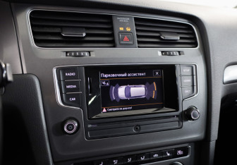 Подержанный автомобиль Volkswagen Golf Hatchback 2013 года (14 фото)