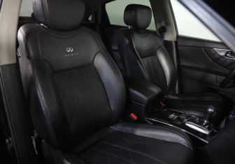 Подержанный автомобиль Infiniti FX 2008 года (24 фото)