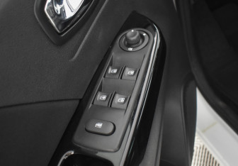 Подержанный автомобиль Renault Kaptur 2017 года (19 фото)
