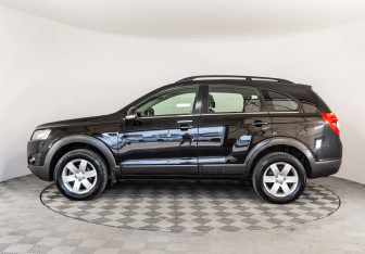 Подержанный автомобиль Chevrolet Captiva 2012 года (8 фото)