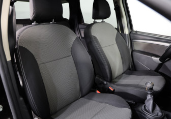 Подержанный автомобиль Renault Duster 2016 года (16 фото)