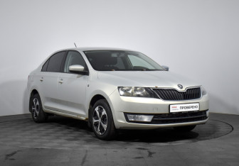 Подержанный автомобиль Skoda Rapid Liftback 2014 года (3 фото)